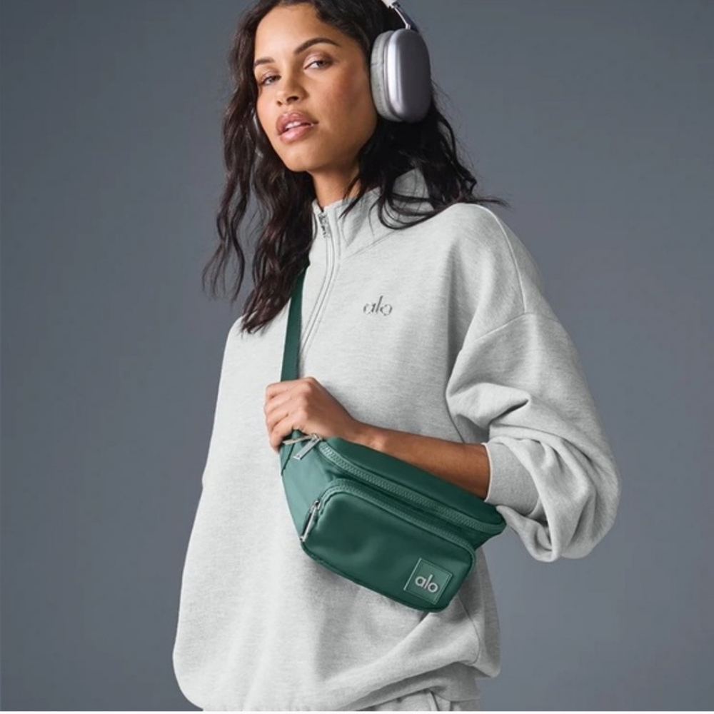 ALO Yoga Teal Green Crossbody Fanny Pack